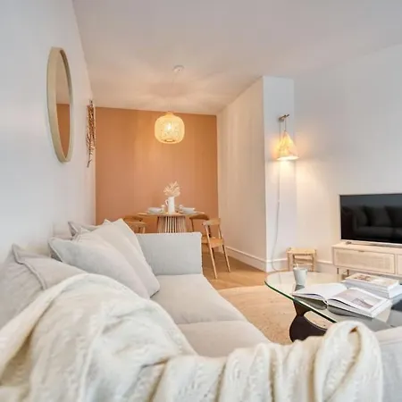 Superbe En Rdc Proche Marche Central