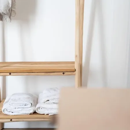 Superbe En Rdc Proche Marche Central